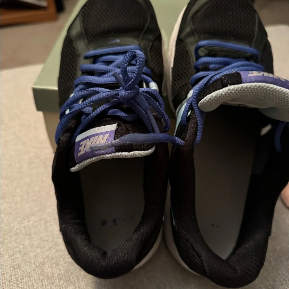 Nike Dart 10 Women’s Running Shoes, Black/Ice Blue, Size 10. Avail. 4 sale.
